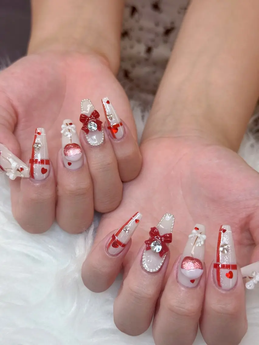 ネイル アートネイル ジェルネイル ニュアンスネイル シンプルネイル ネイルチップ ハンドネイル Lisa Nail Salonのネイルデザイン