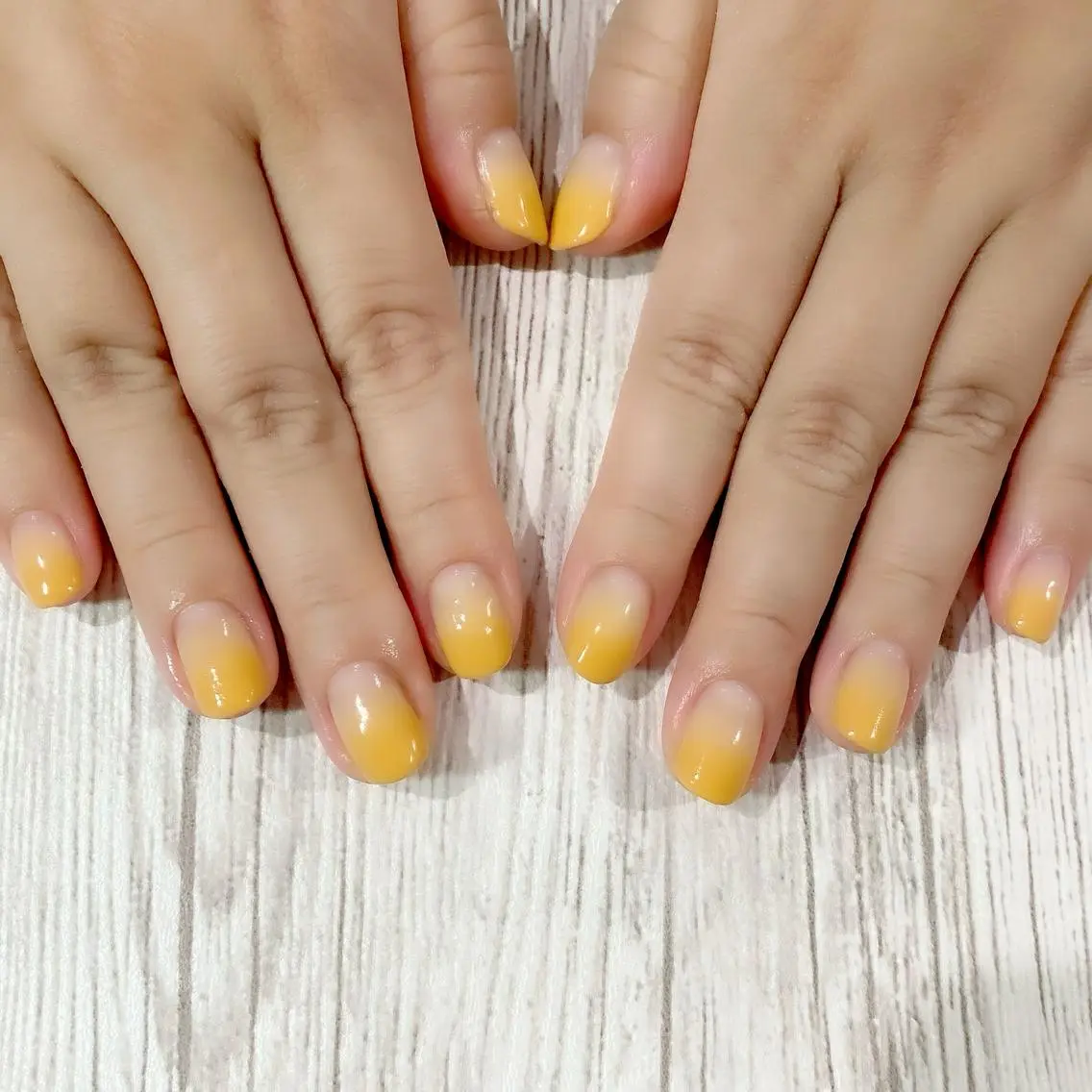 ショート カラー パーマ ヘアアレンジ メンズ キッズ ネイル マツエク・マツパ グラデーションカラー ナチュラル ショートヘア グラデーション ショートネイル Salon Ｋのネイルデザイン