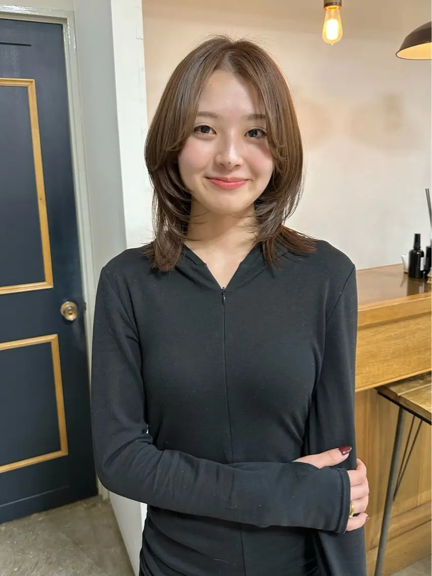 ミディアム レイヤーカット NAGISA髪質改善 &透明感カラー🪞のヘアスタイル