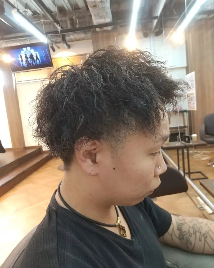 メンズ パーマ メンズハイライト 久村 奈菜のヘアスタイル
