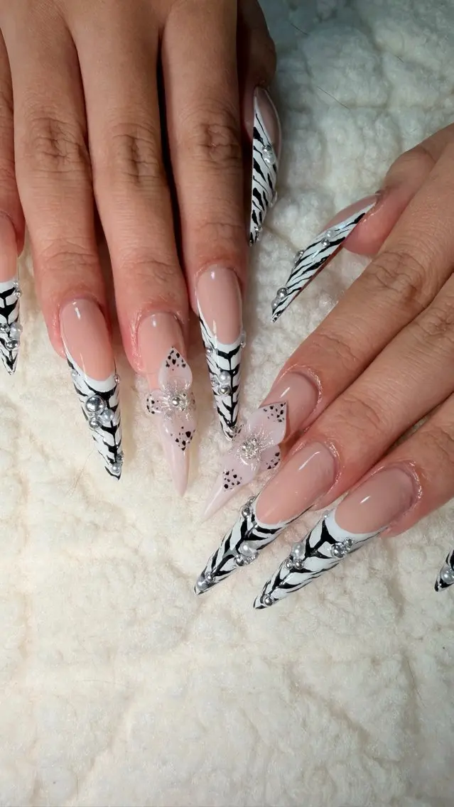 ネイル アニマル柄 ロングネイル . MAKI NAILのネイルデザイン