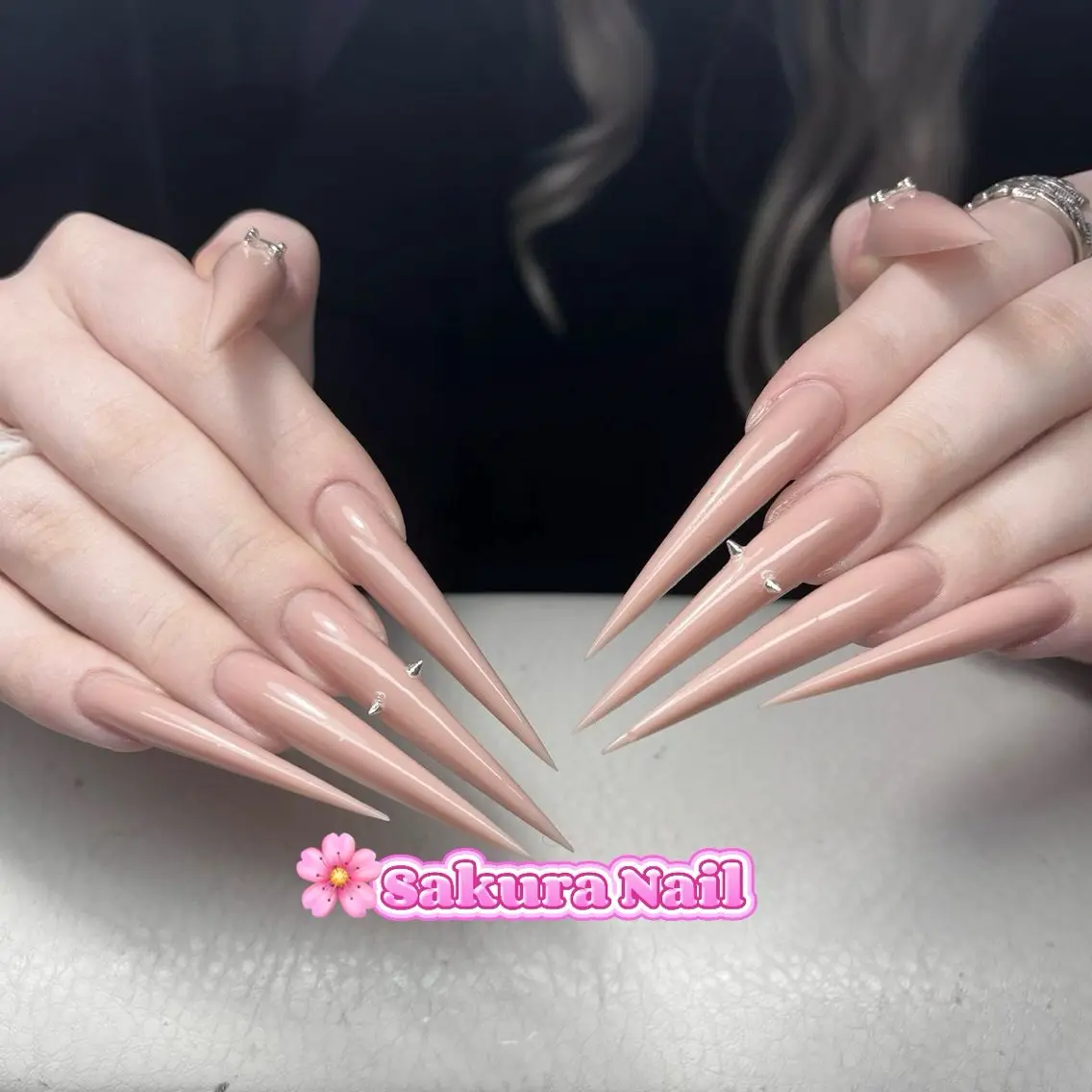 ネイル アートネイル オーロラネイル ボルドー チークネイル フレンチネイル ハンドネイル Sakura Nail Salonのネイルデザイン
