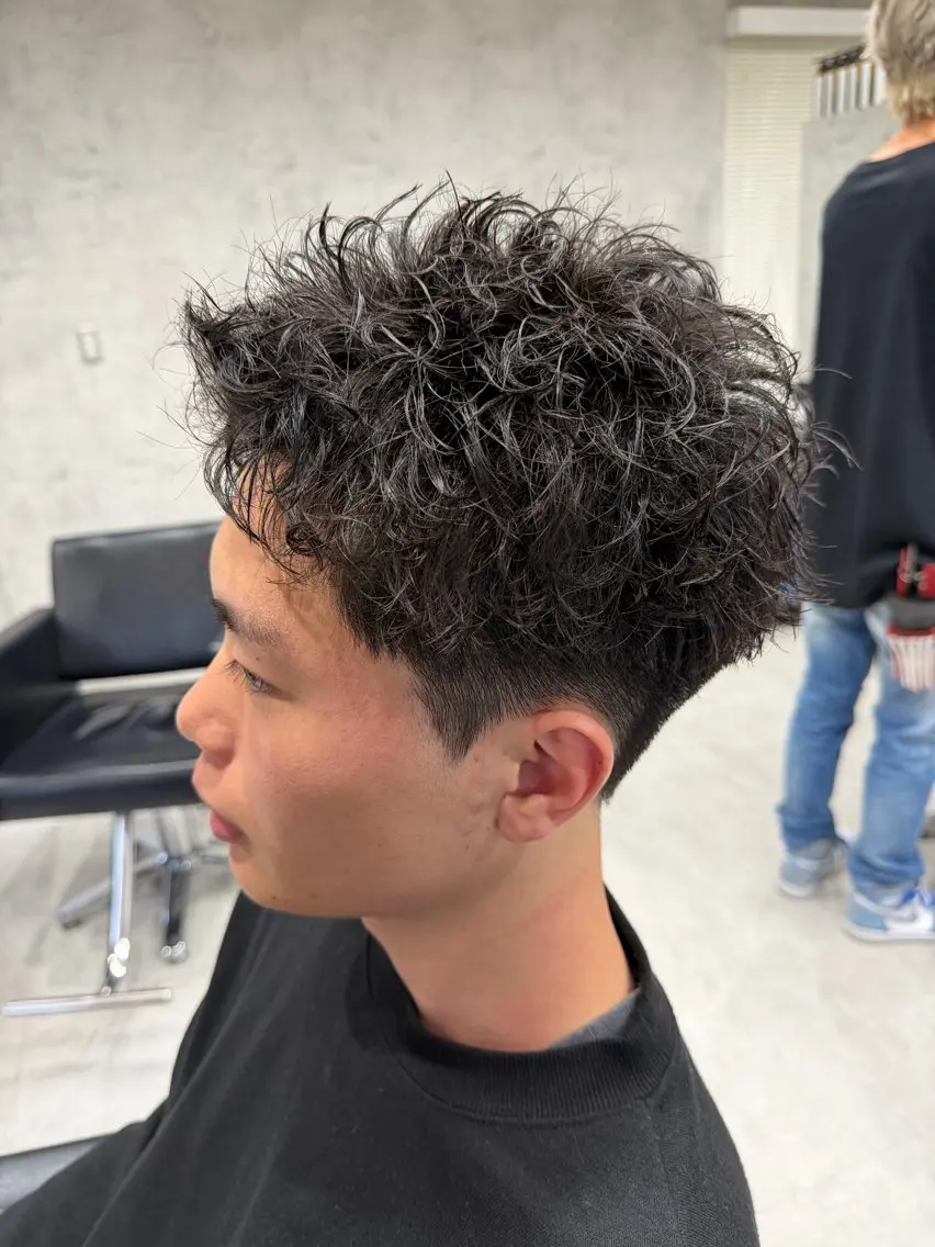 ショート パーマ メンズ メンズパーマ カット ユウ🪄 パーマ指名No1のヘアスタイル