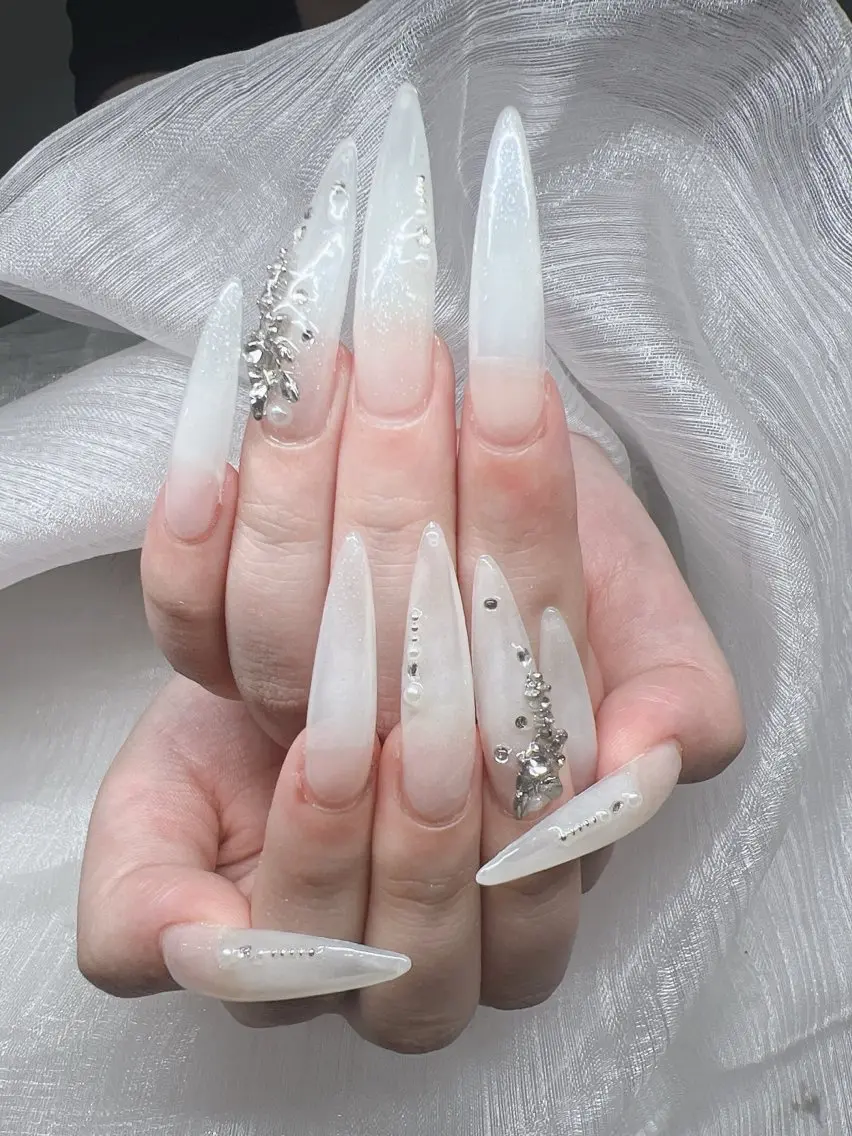 ネイル 長さ出し グラデーション キラキラネイル マグネットネイル ニュアンスネイル Lee Nails チップ長さだし専門店のネイルデザイン