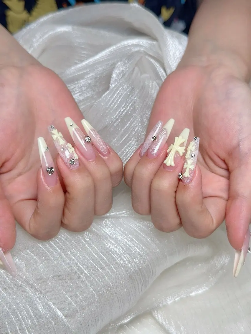 ネイル ENSalon 愛佳のネイルデザイン