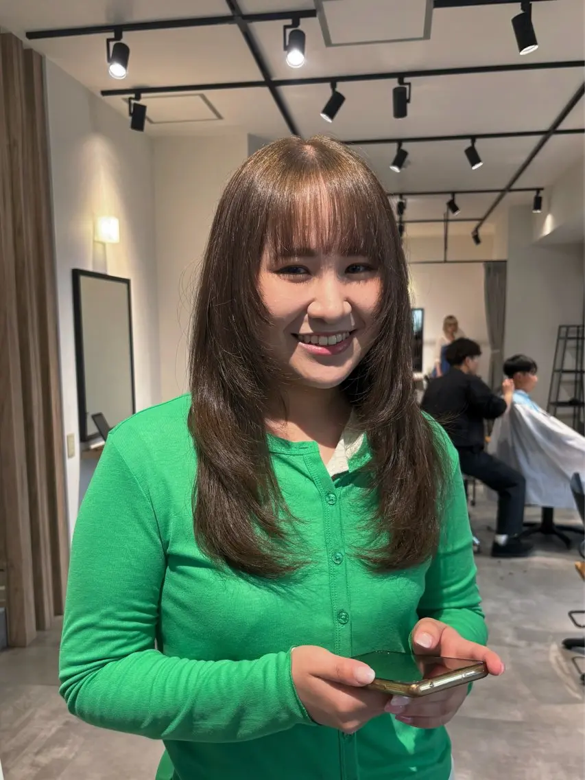 ロング ヘアカラー 赤田 心美のヘアスタイル