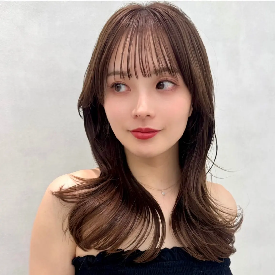 ロング カラー 透明感カラー ダブルカラー オリーブカラー ボブ 顔周りカット カット ヘアカラー トリートメント 🧸ベージュ/レイヤ ー/韓国風🍪萌のヘアスタイル