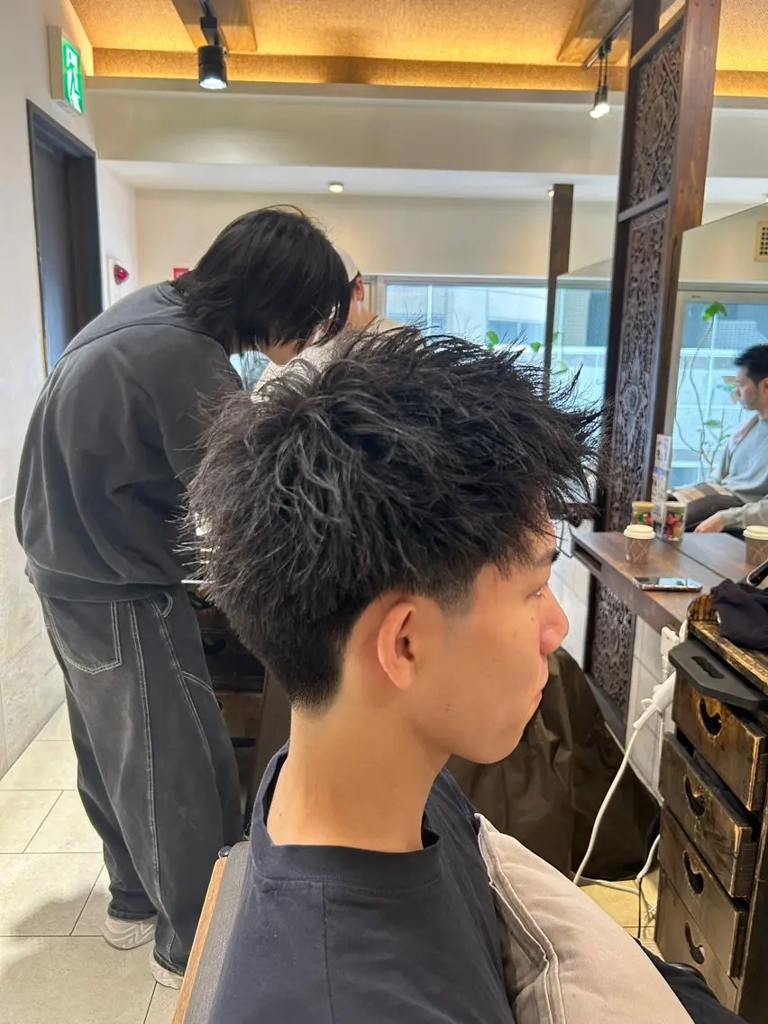 ショート メンズ ✨髪質改善✨ハイトー ンカラー⭐️藤沢のヘアスタイル