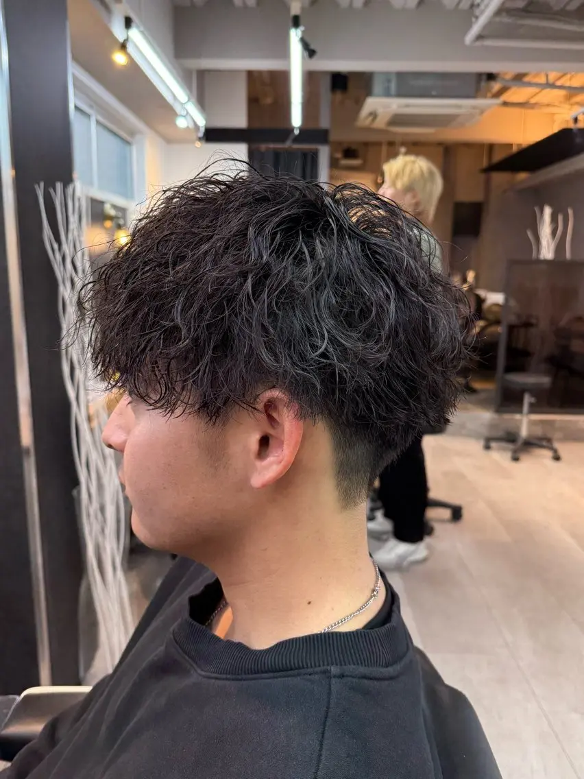 🔥【パーマ人気No.1】🔥メンズカット＋ツイストスパイラルパーマ束感×動きで男前に！の写真