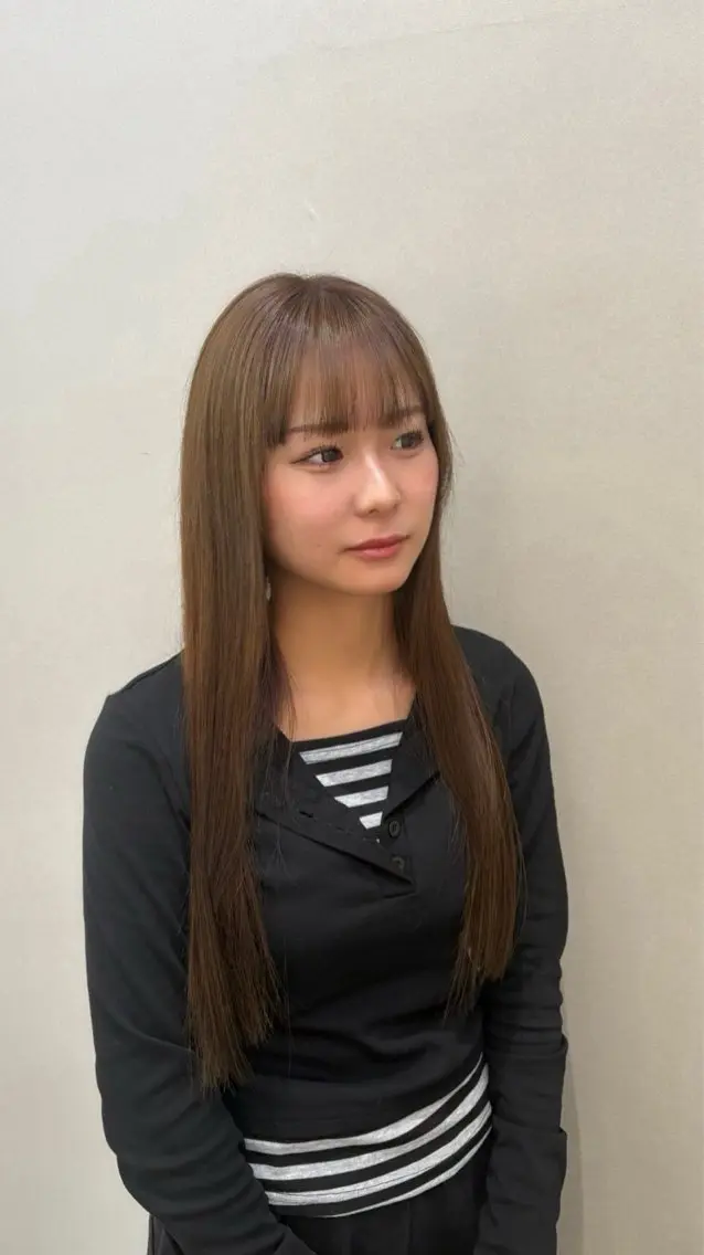 ロング ヘアカラー 中島 万凜のヘアスタイル