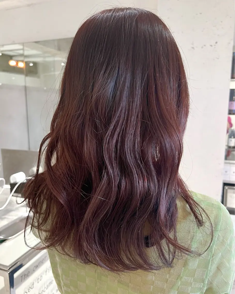 ミディアム カラー ブリーチ ブラウンカラー 透明感カラー ブリーチなしカラー ピンクカラー ヘアカラー トリートメント ヘッドスパ ヘアセット 艶くすみカラー /縮毛/川添桃花のヘアスタイル