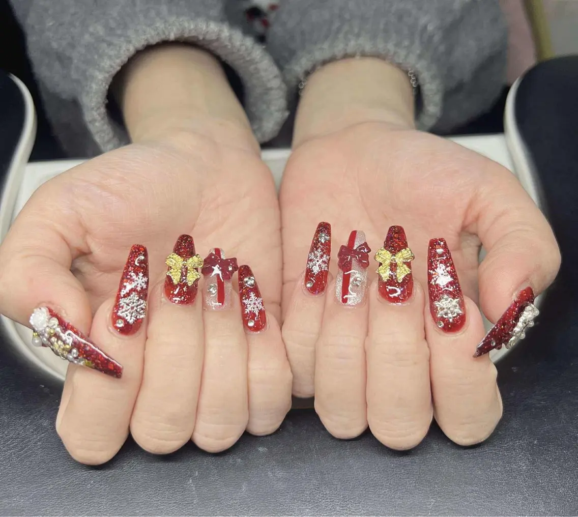 ネイル 長さ出し グラデーション 卒業式 キラキラネイル マグネットネイル ハンドネイル Lee Nailsのネイルデザイン