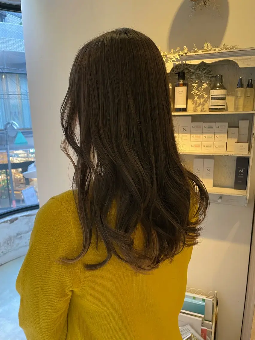 ロング 北田🌟小顔レイヤー 🌟人気カラーのヘアスタイル