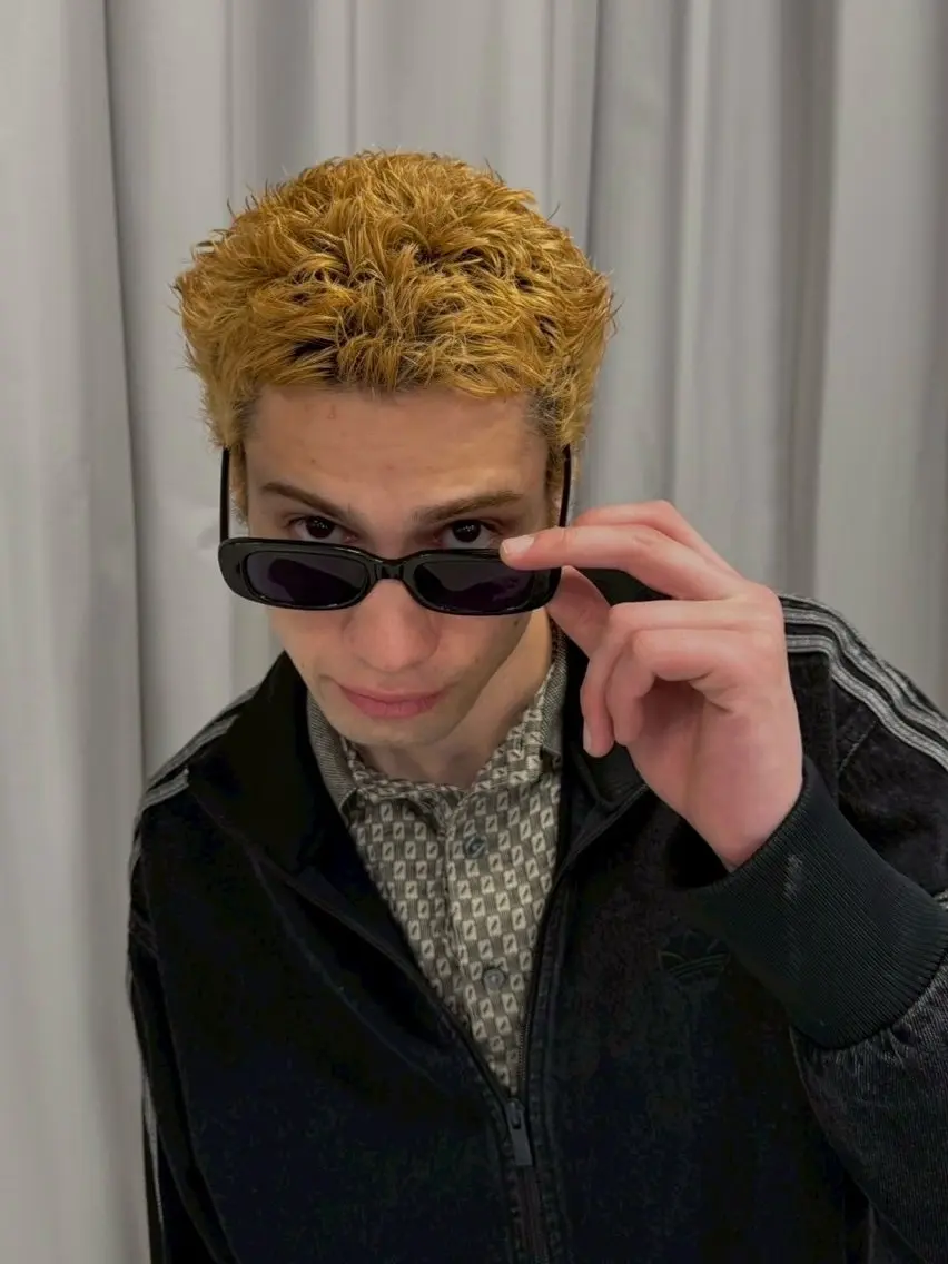 カラー 古賀 光のヘアスタイル