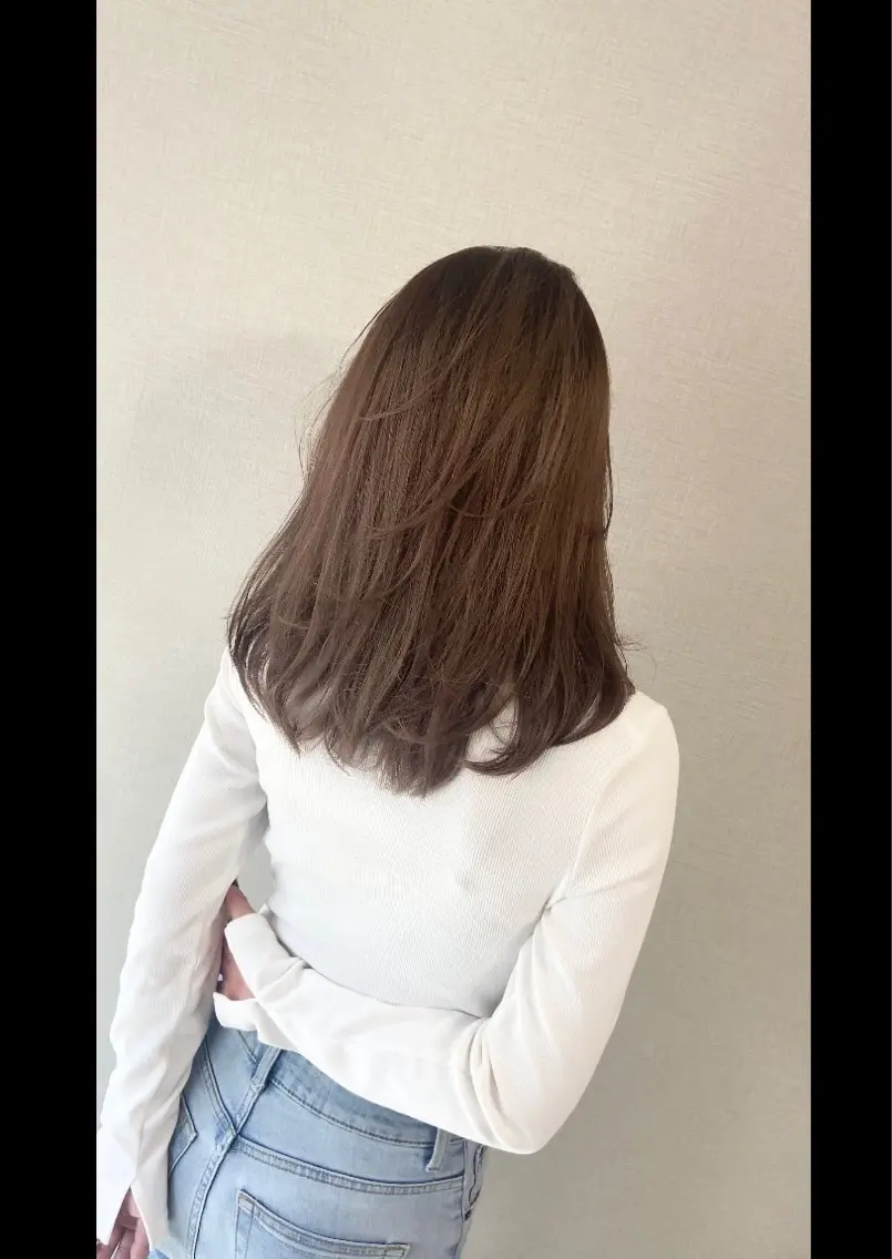ミディアム タニ ユウのヘアスタイル