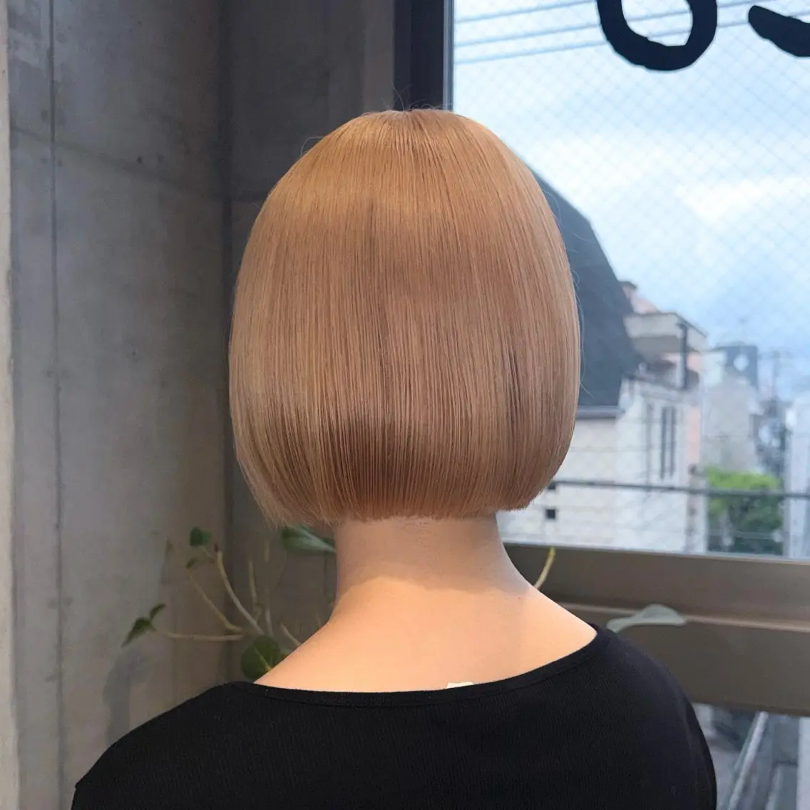 ショート カラー ベージュカラー ホワイトベージュ カット ヘアカラー トリートメント 柔め透明感血色カラー 暖色/レイヤー/ゆいのヘアスタイル