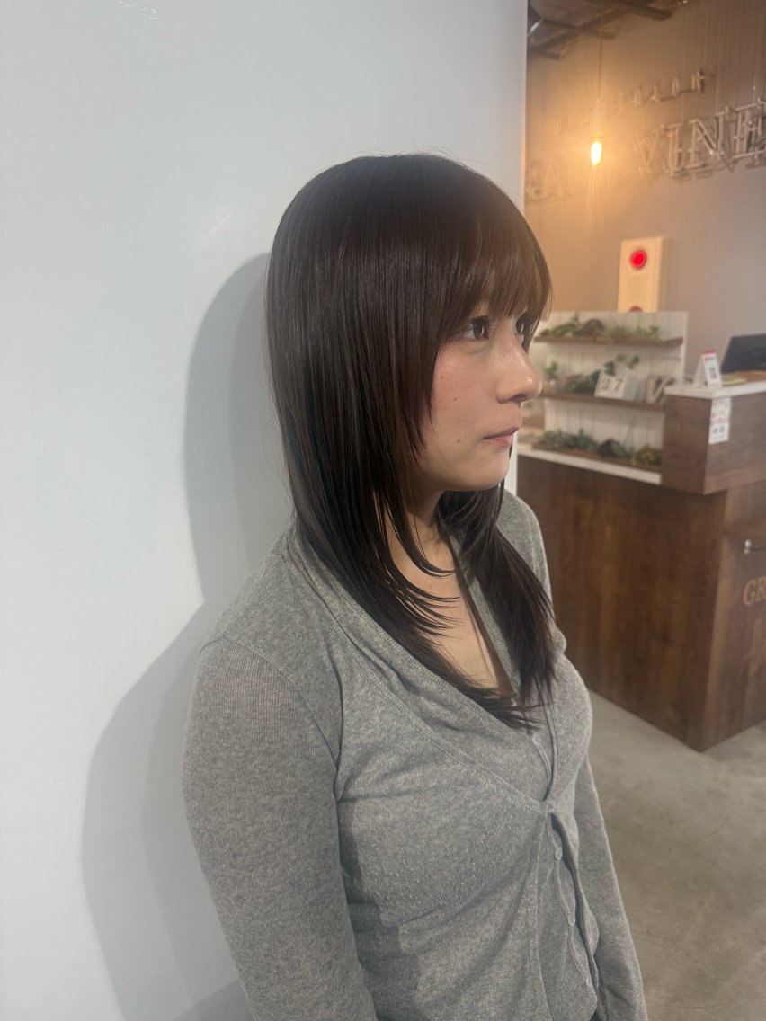 セミロング カラー 篠田 舞のヘアスタイル