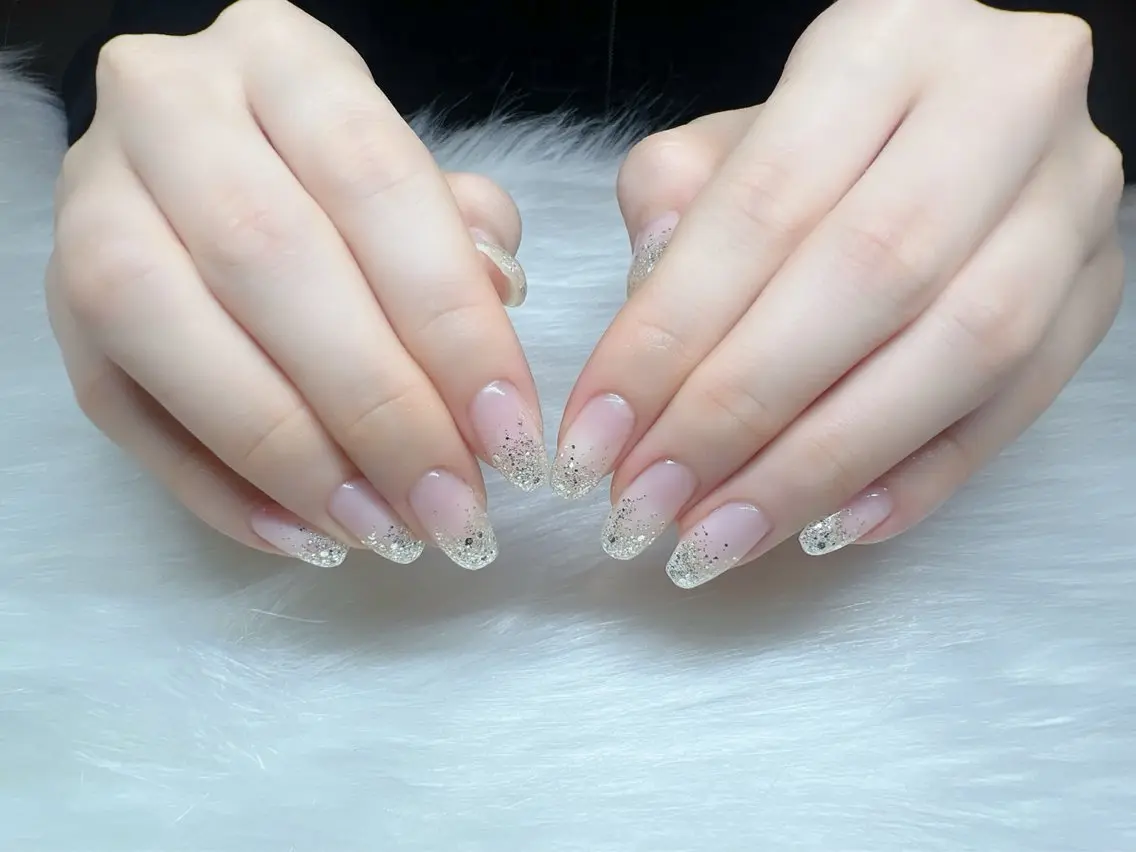 オフ込みワンカラー、ラメグラ💅🏼✨️の写真