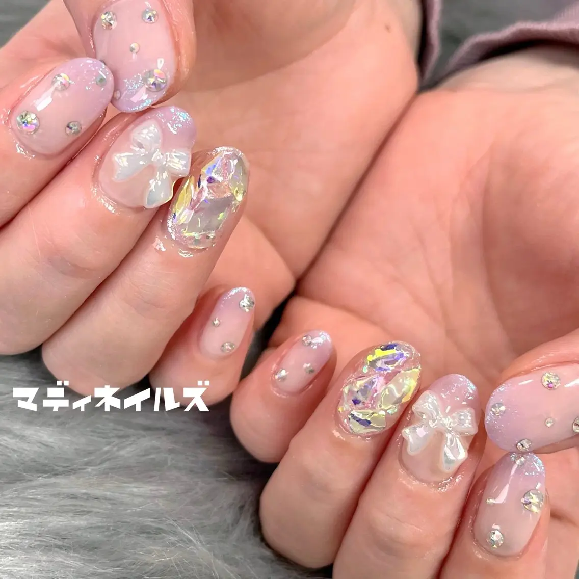 ネイル ストーンネイル MADDYNAILS ✴︎柏痛ネイルのネイルデザイン