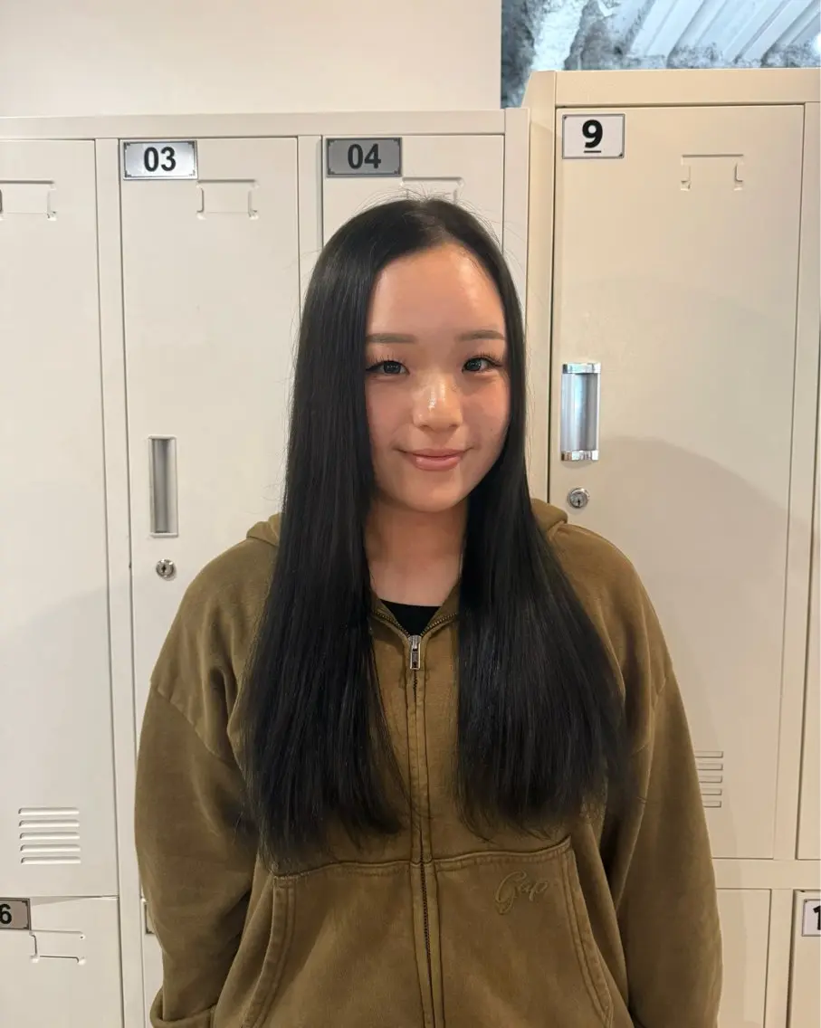 ロング カラー ベージュカラー オリーブベージュ ヘアカラー Miyu .のヘアスタイル