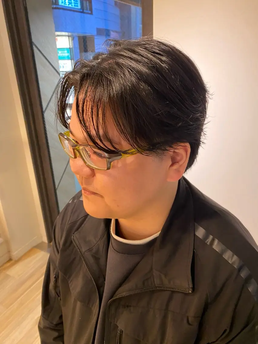 メンズ センターパート 乙骨 進之介のヘアスタイル