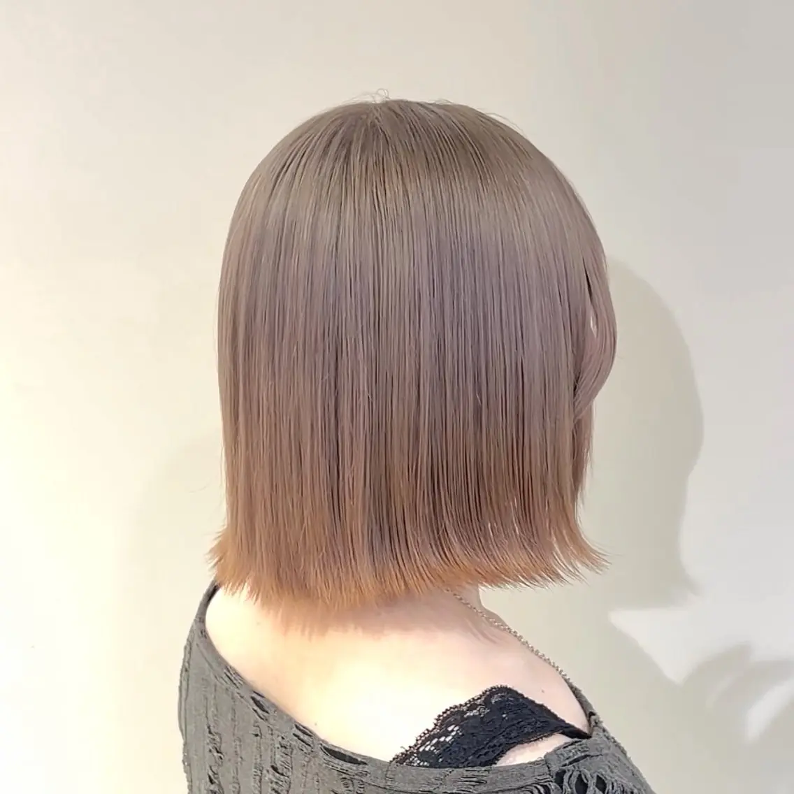 ミディアム カラー ベージュカラー ヘアカラー 横浜パーマ🌐ボブ✨ 暖色カラーもえかのヘアスタイル