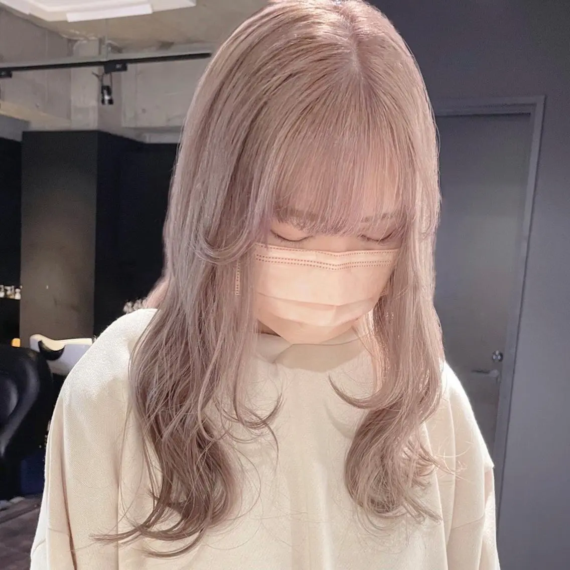 ロング カラー ベージュカラー ミルクティーベージュ ヘアカラー トリートメント ✨MiL✨ ✨心斎橋✨のヘアスタイル
