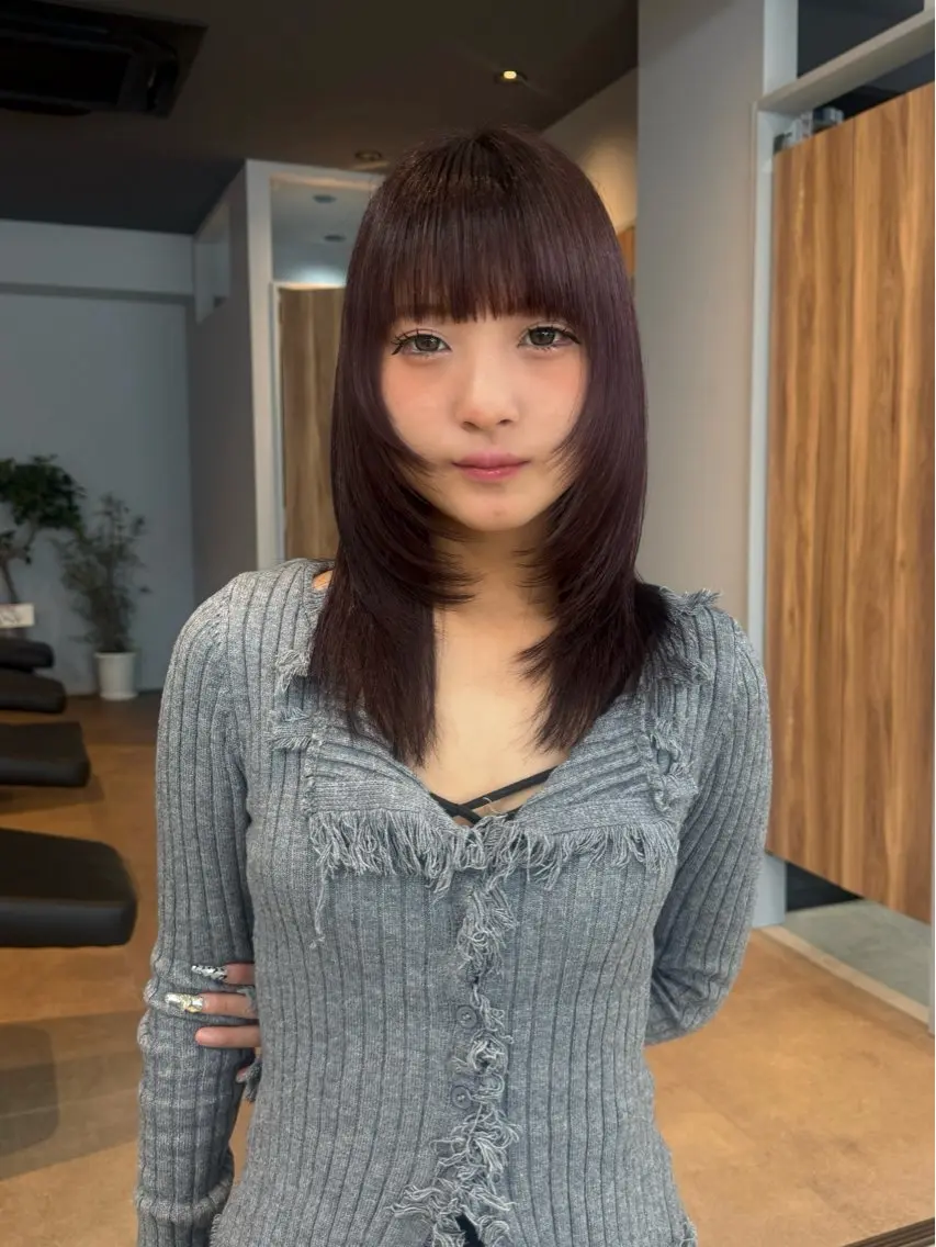 ミディアム カット ヘアカラー 似合わせスタイル☁️ 堀内志茉🍀のヘアスタイル