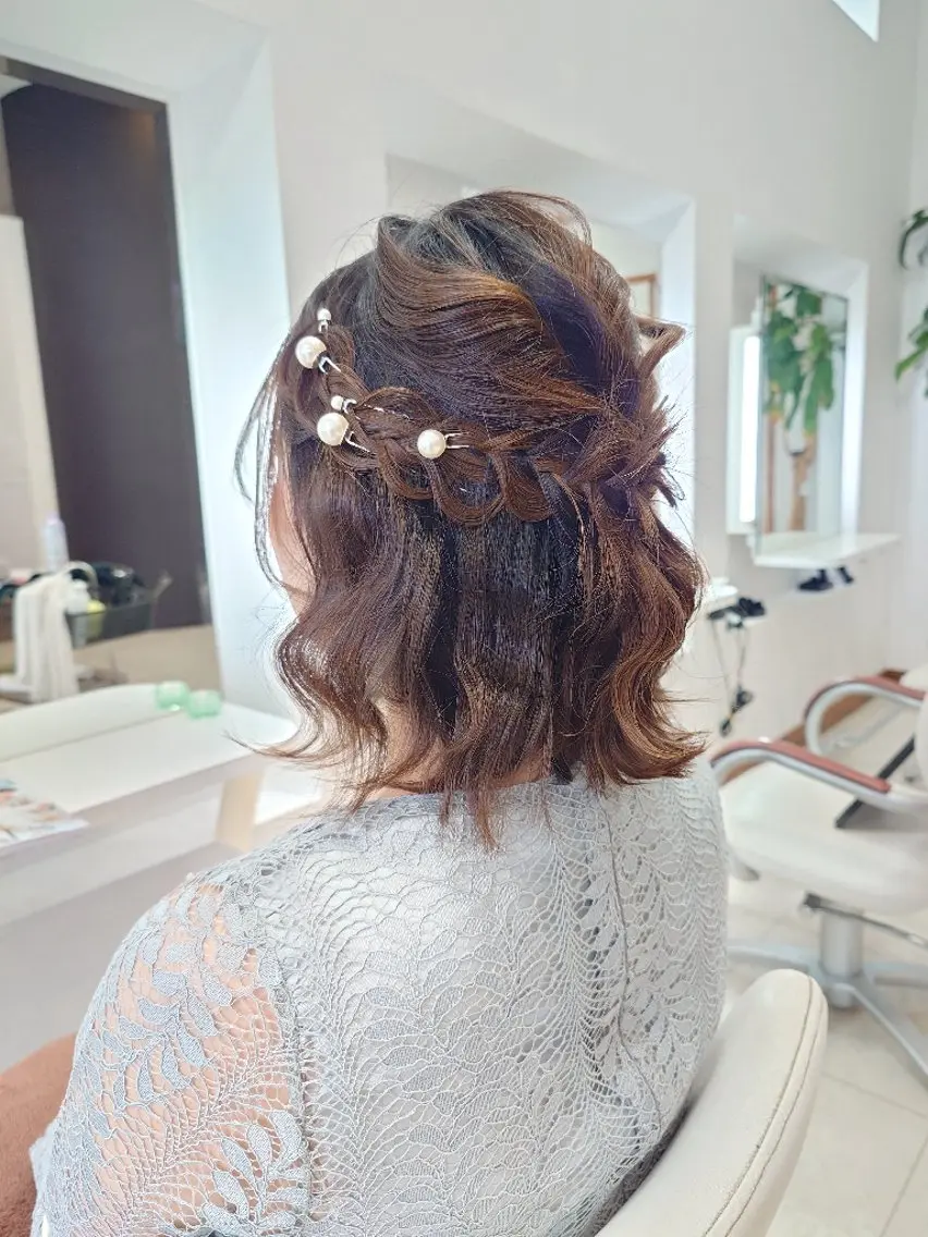ミディアム ヘアアレンジ ハーフアップ ヘアセット ｷﾝｼﾞｮｳ ｴﾅﾐのヘアスタイル