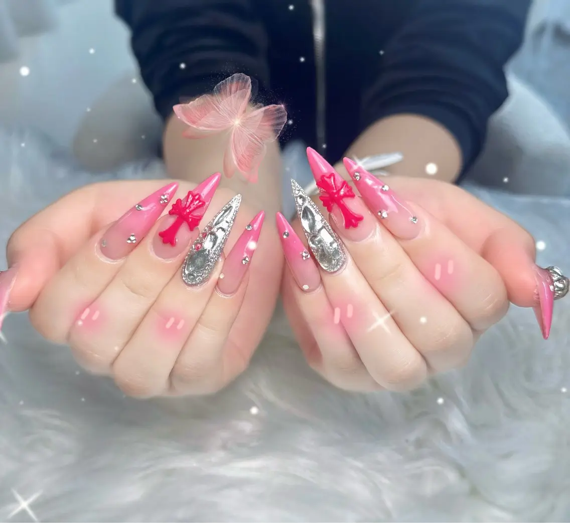 ネイル オーロラネイル チークネイル フラッシュネイル フレンチネイル ジェルネイル ハンドネイル ハンドケア Miyu Nail Nambaのネイルデザイン