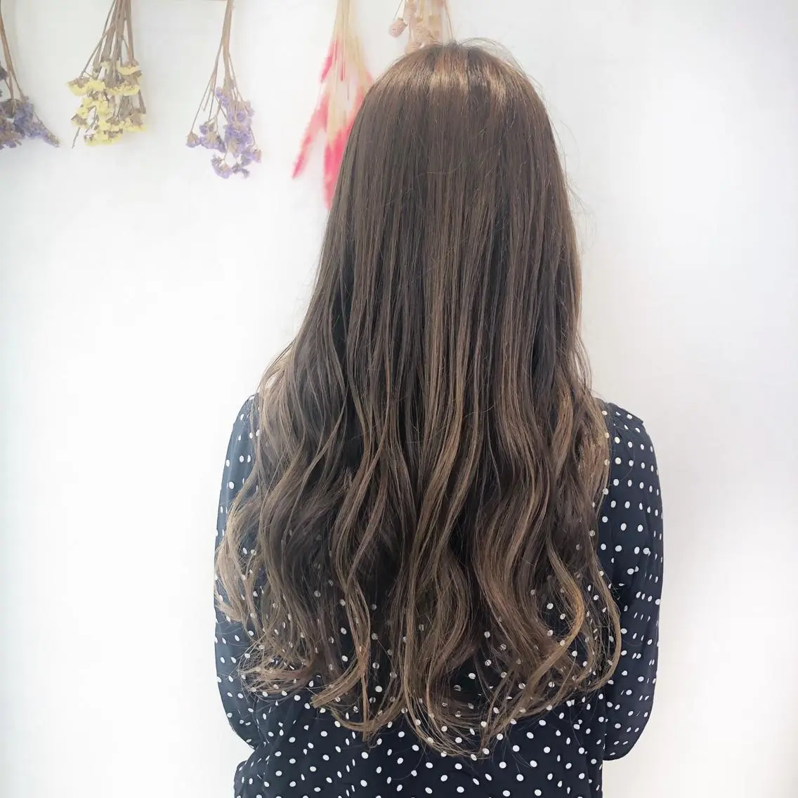 ロング カラー アッシュ ベージュカラー 小顔レイヤー/ ベージュ🤍Rieのヘアスタイル