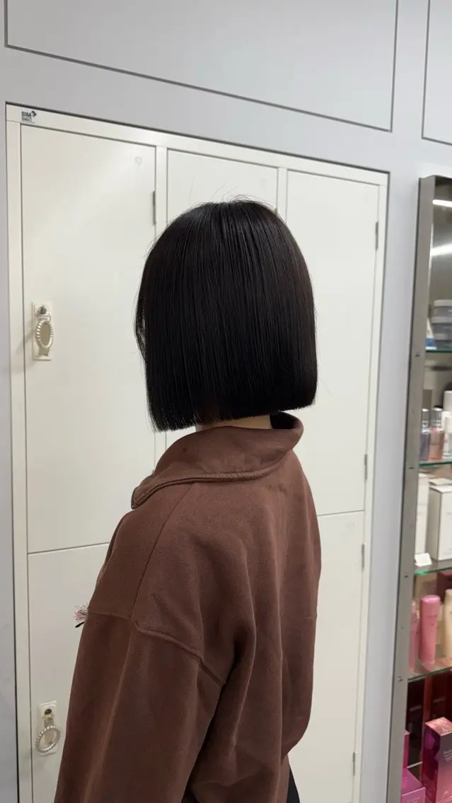 ミディアム ボブ カット ヘアカラー 縮毛矯正 トリートメント ぷつっとボブ/透明感 カラー/mina🥣のヘアスタイル