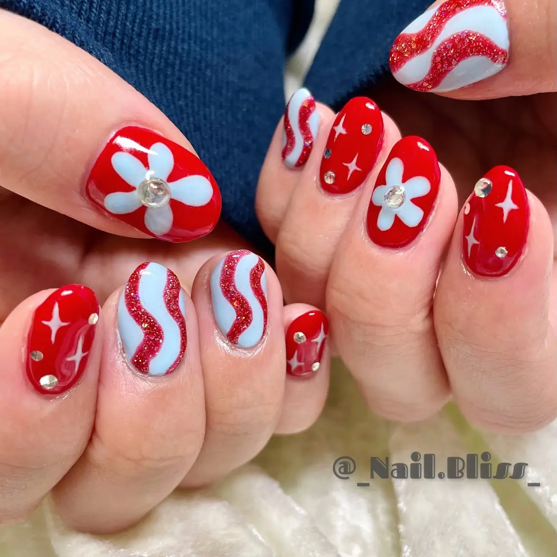 ネイル 水色 持ち込み 赤色 ハンドネイル NAIL BLISSのネイルデザイン