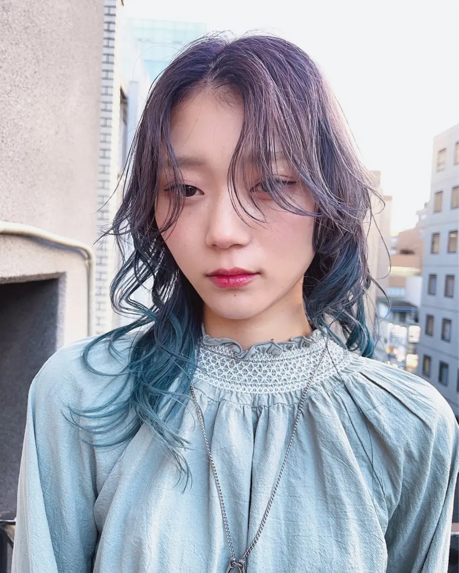 セミロング カラー ハイトーンカラー AiM 大名　似合わせカットのヘアスタイル