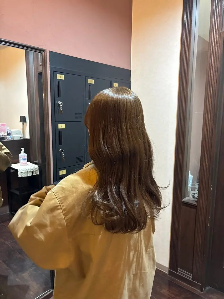 カラー ベージュカラー ブリーチ ダブルカラー ブリーチなしカラー オリーブベージュ ヘアカラー [naitre] mashiroのヘアスタイル
