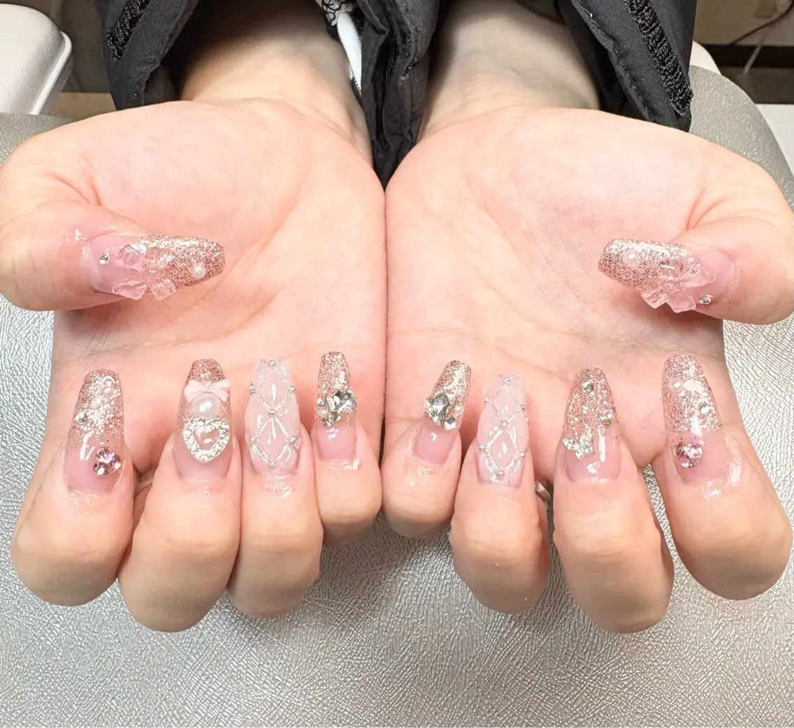 ネイル グラデーション ハート キラキラネイル ピンク ハンドネイル ✨韓国✨nail salonLumieのネイルデザイン