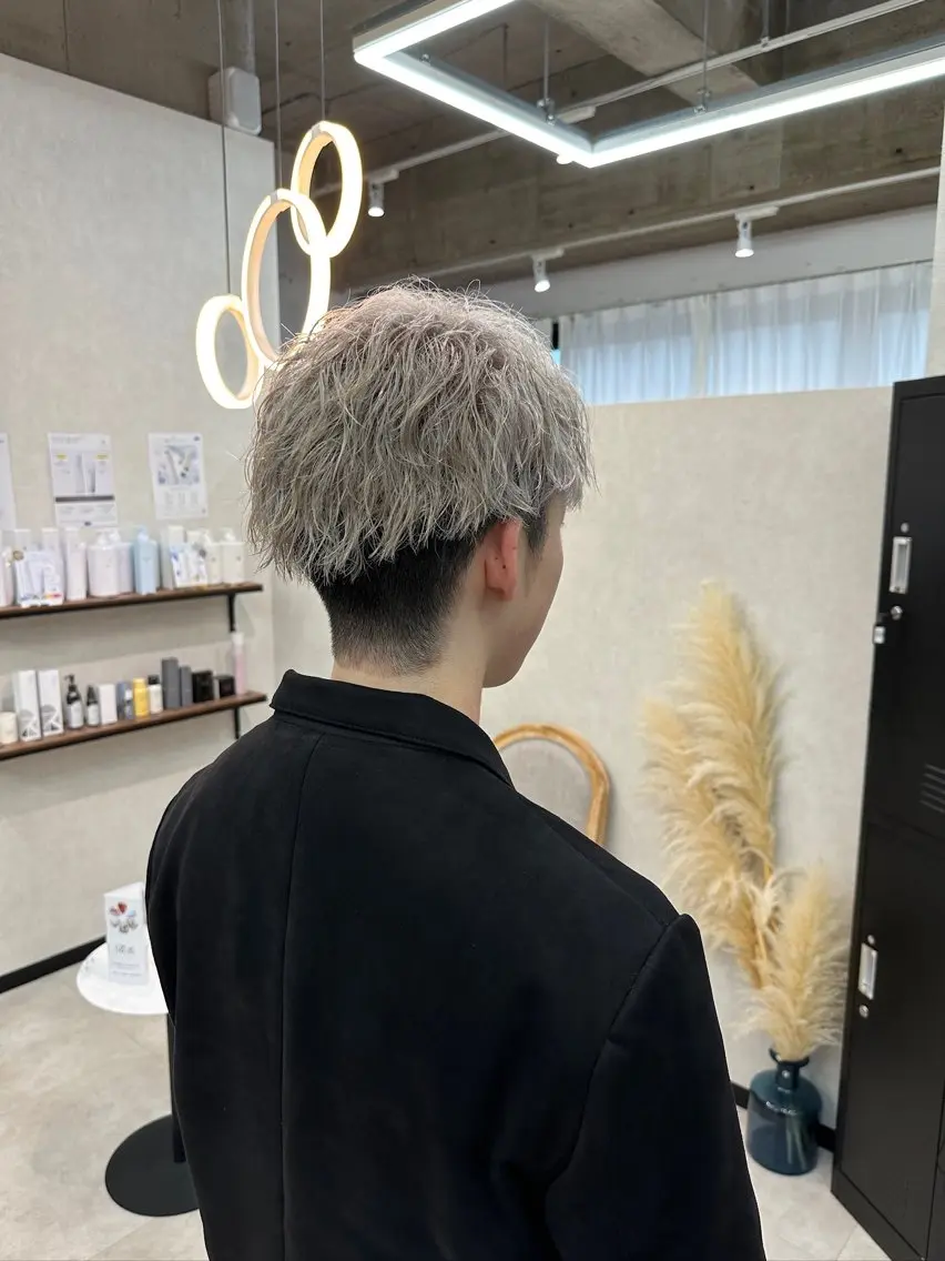 ショート カラー カット ヘアカラー トリートメント ヒラ マツのヘアスタイル