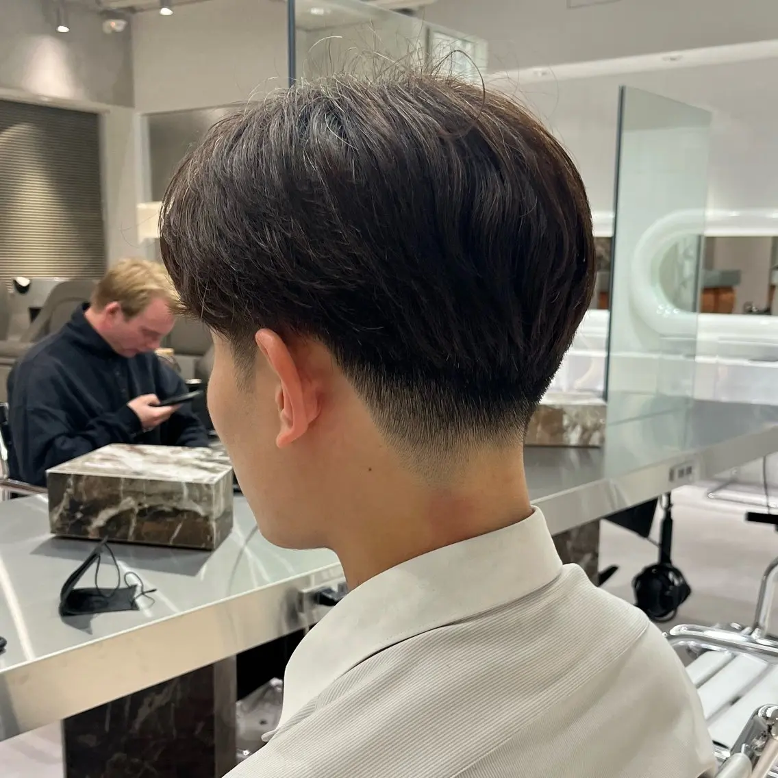 ショート パーマ メンズ ⚡メンズパーマフ ェードカットTomyのヘアスタイル