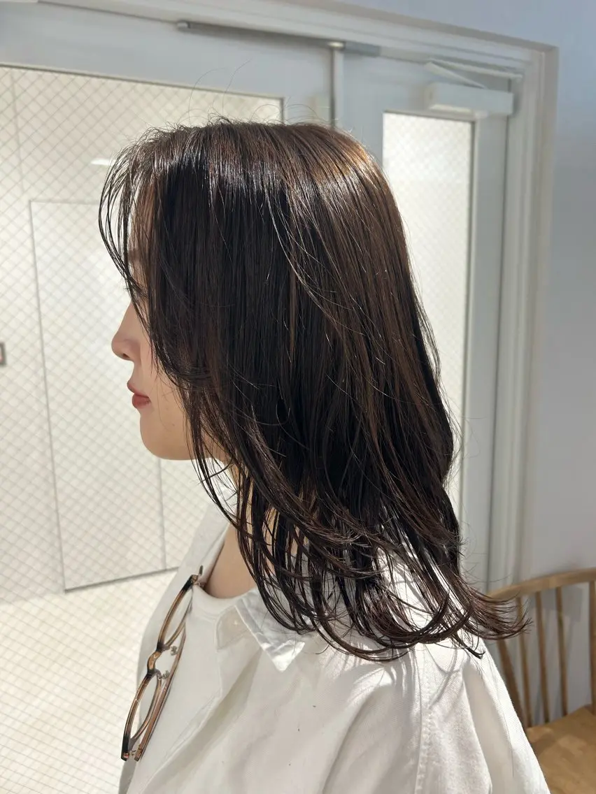 ミディアム カラー ブラウンカラー パープルカラー SALOWIN栄 三丁目 木戸里実のヘアスタイル