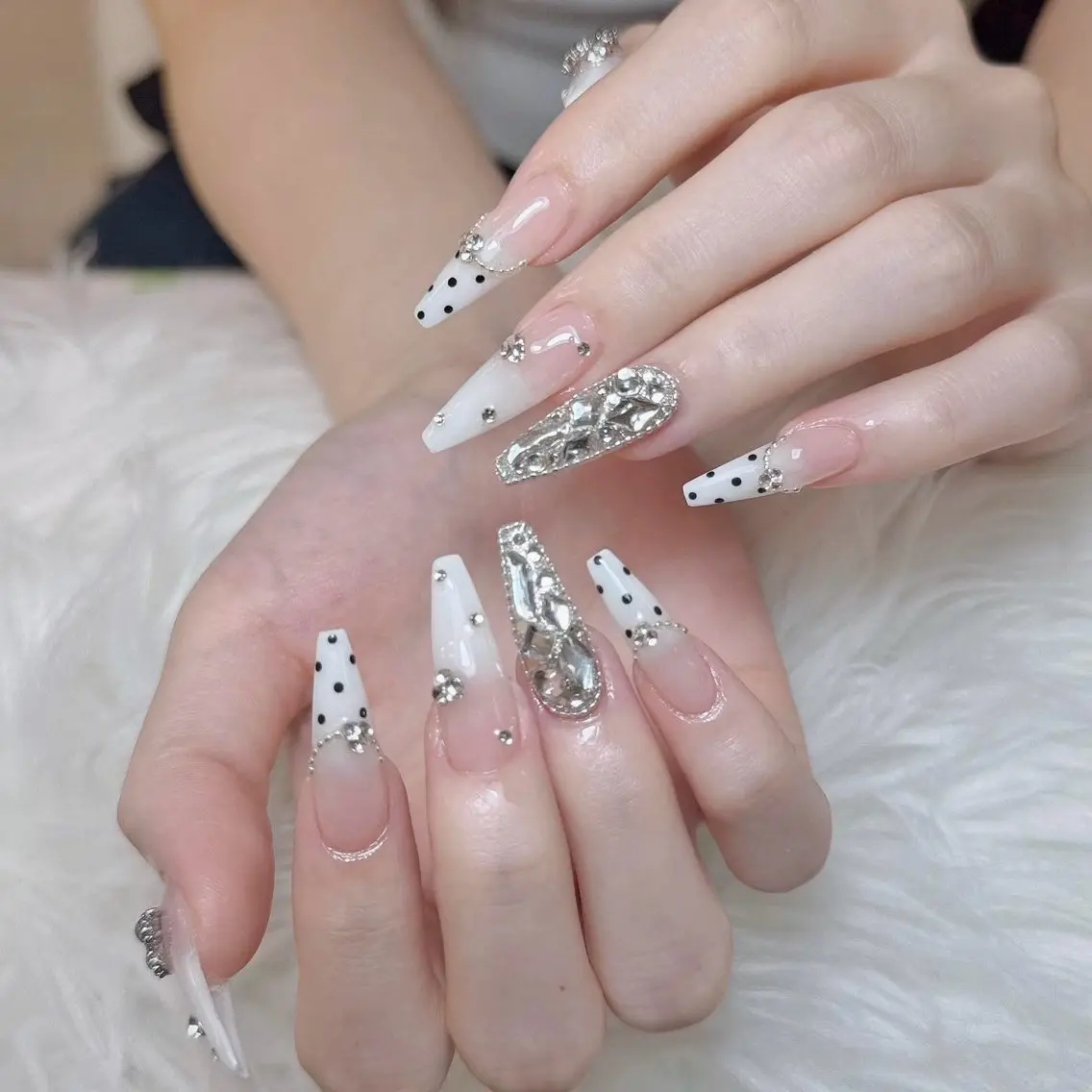 ネイル ハンドネイル ハンドケア Anh Nail 歌舞伎町のネイルデザイン