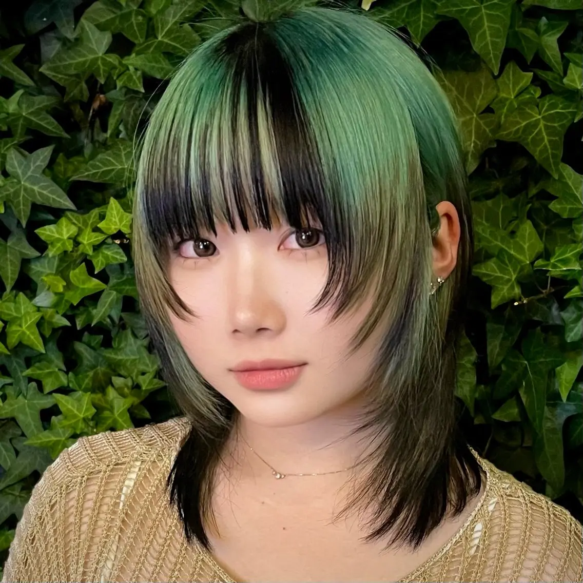 ミディアム カラー カット ヘアカラー トリートメント ウルフ/レイヤー/ ブリーチカラーのヘアスタイル