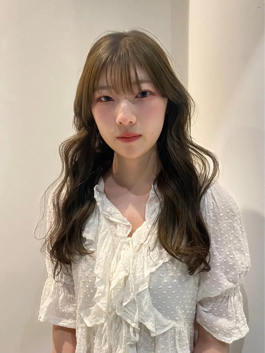 ロング カラー グレージュ ミルクティーグレージュ カット ヘアカラー トリートメント mai / linoah˚✧のヘアスタイル