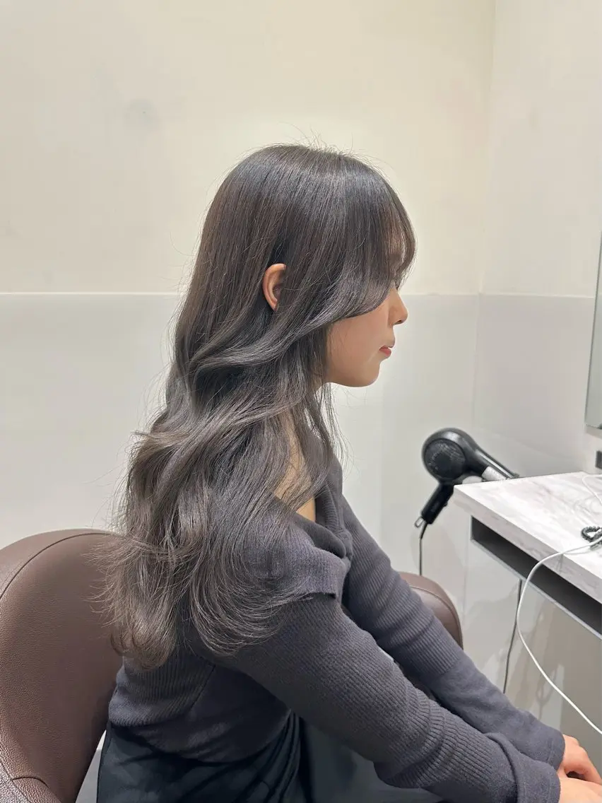 セミロング カラー グレージュ レイヤーカット カット ヘアカラー トリートメント 矢野 晃平のヘアスタイル