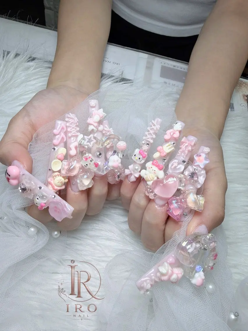 ネイル ハンドネイル IRO Nail Studioのネイルデザイン