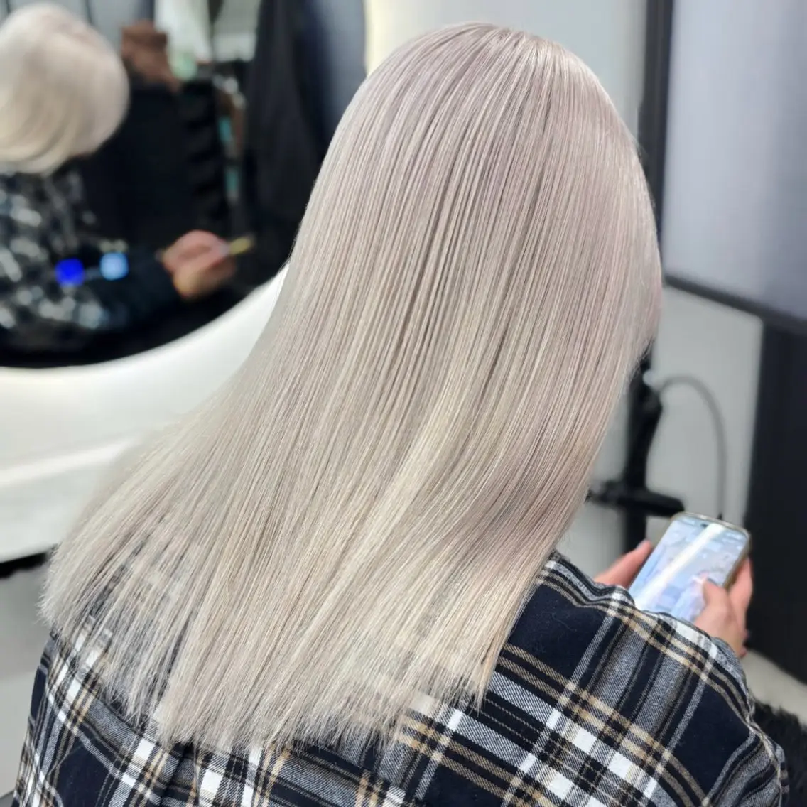 セミロング カラー ヘアカラー Ren. 🦋デザインカラーのヘアスタイル