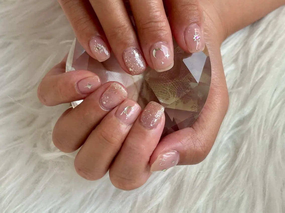 ホロ・ストーン・シール等🎀シンプルネイル💅🏼の写真