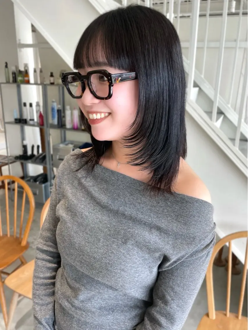 ミディアム カット 林 千聖のヘアスタイル
