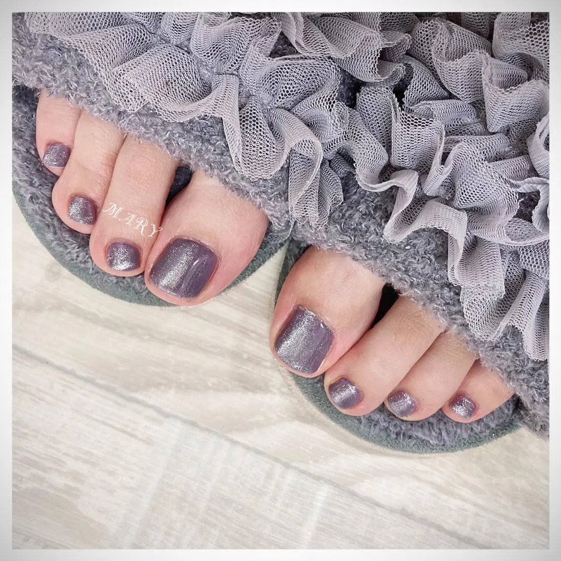 ネイル フットネイル マグネットネイル ニュアンスネイル ワンカラーネイル パープル フットネイル Mary nail .narumiのネイルデザイン