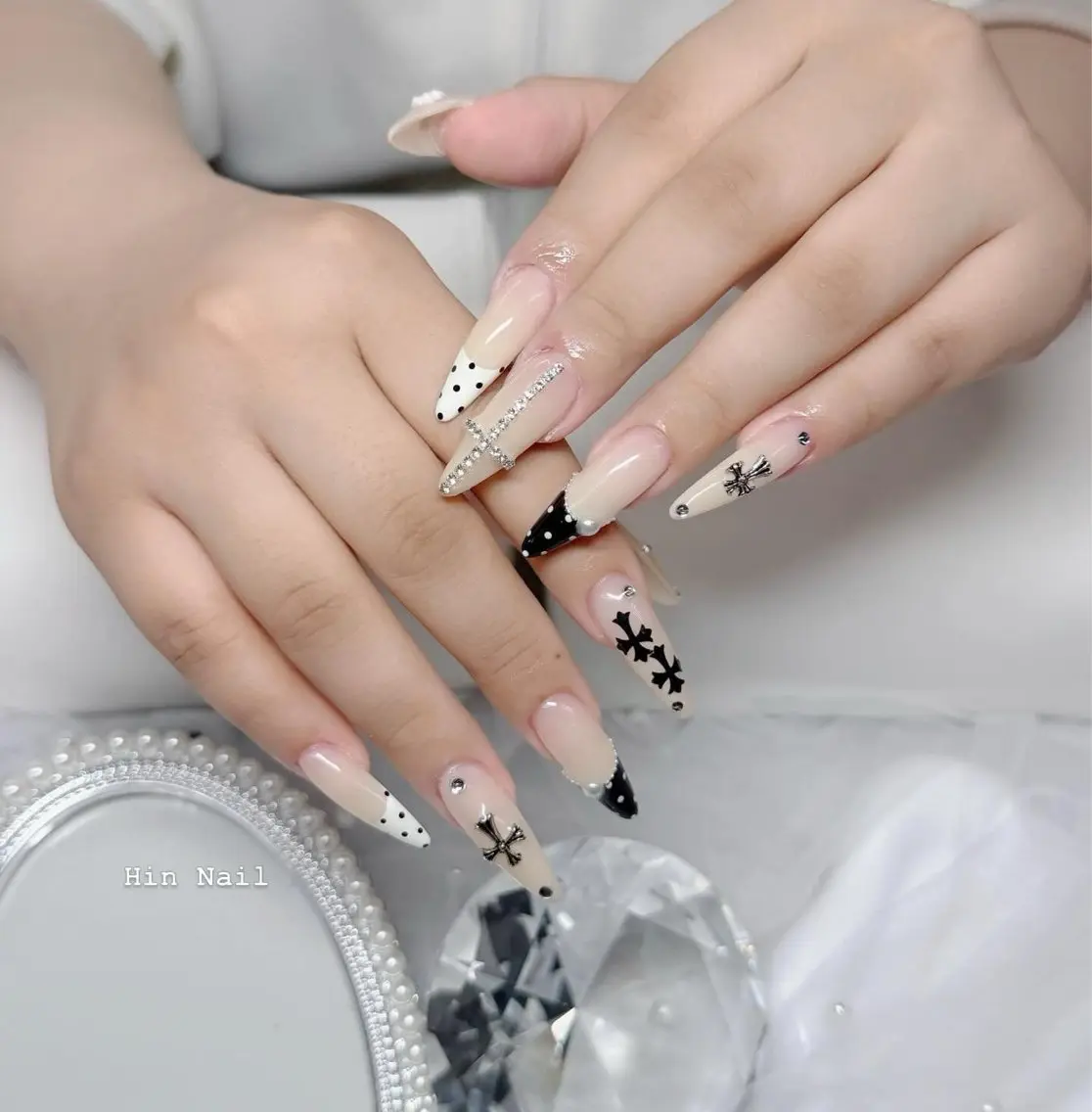 ネイル ハンドネイル HIN NAILのネイルデザイン