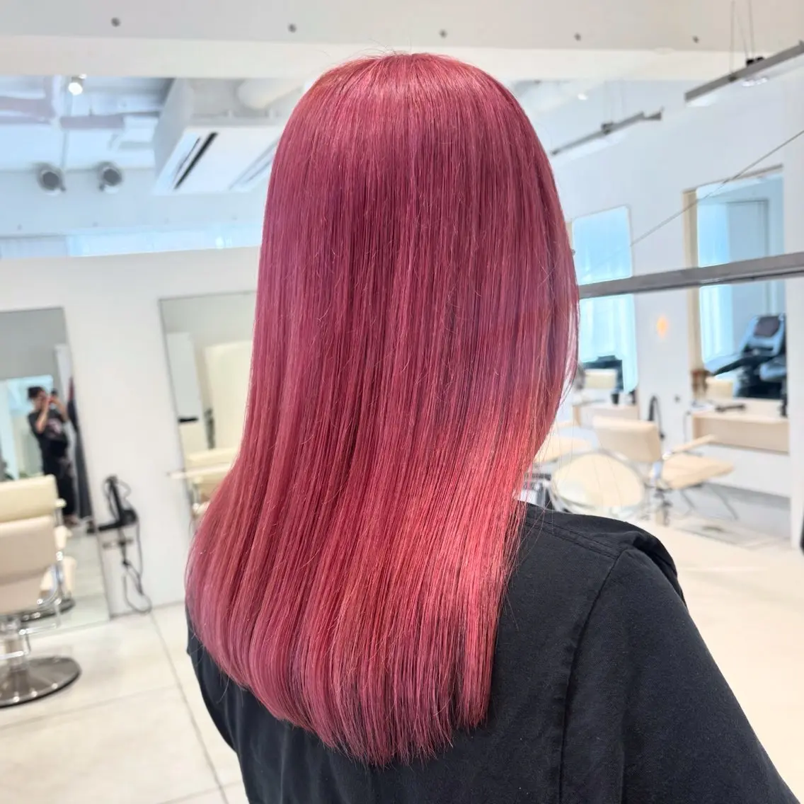 ミディアム カラー ベージュカラー ブリーチ 透明感カラー ダブルカラー ピンクカラー カット ヘアカラー トリートメント ヘッドスパ ヘアセット カジュアルを女っぽく 𝗮𝘆𝗮𝗰𝗼のヘアスタイル